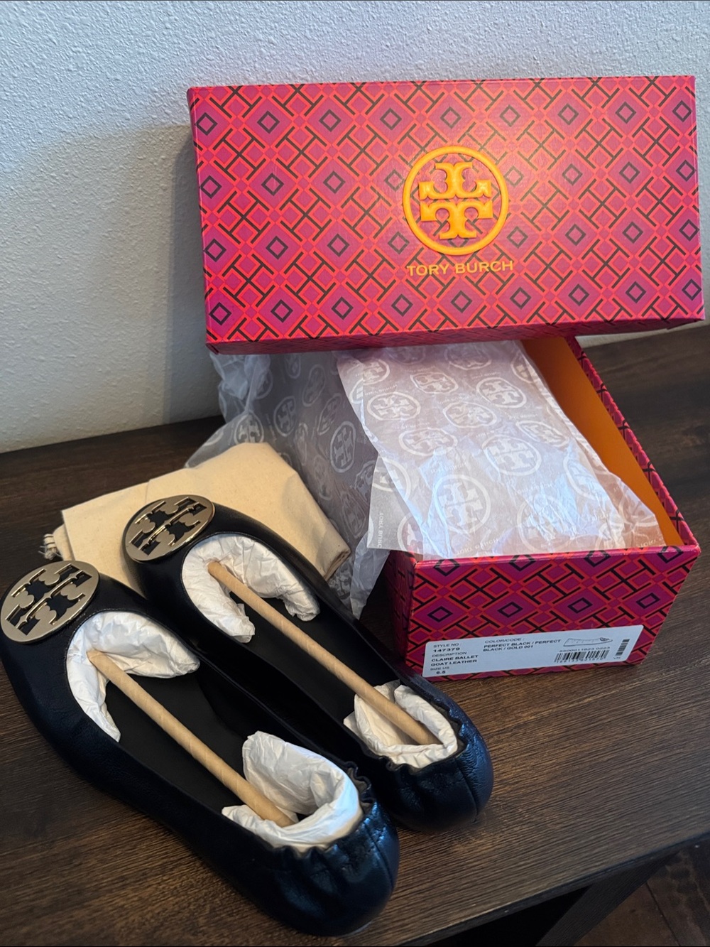 Tory Burch Black goat Leather women’s Claire Ballet Flats with Gold Logo